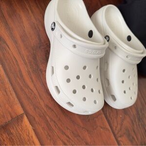 Crocs womensClassic Clog - light grey size 7